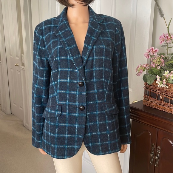 Talbots blue plaid blazer w basket weave buttons - Picture 2 of 12